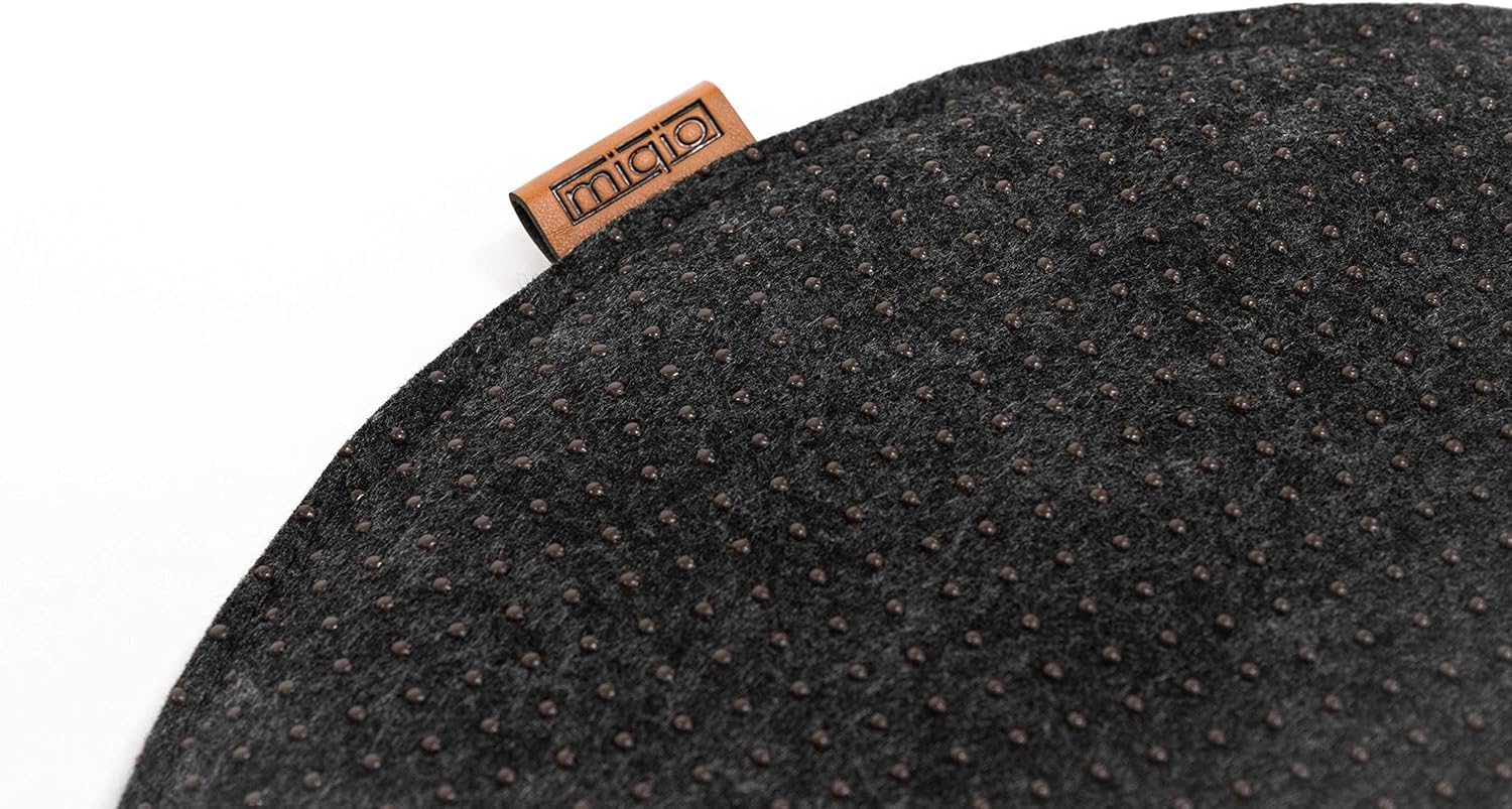 Miqio Design Filz-Sitzkissen XL rund mit Anti-Rutsch-Noppen 40 cm, 2er-Set, für drinnen und draußen, nachhaltig, aus recycelten PET-Flaschen, waschbar, Stuhlkissen, rutschfest, dunkelgrau – Bild 4