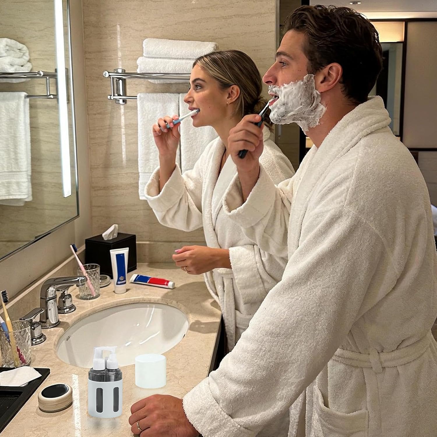 Flaschen für Toilettenartikel, 4-in-1, tragbar, wiederaufladbar, mit Zerstäuber, nachfüllbare Flaschen für persönliche Hygieneprodukte, für Camping, Outdoor, Reisen, Urlaub, Ho – Bild 2