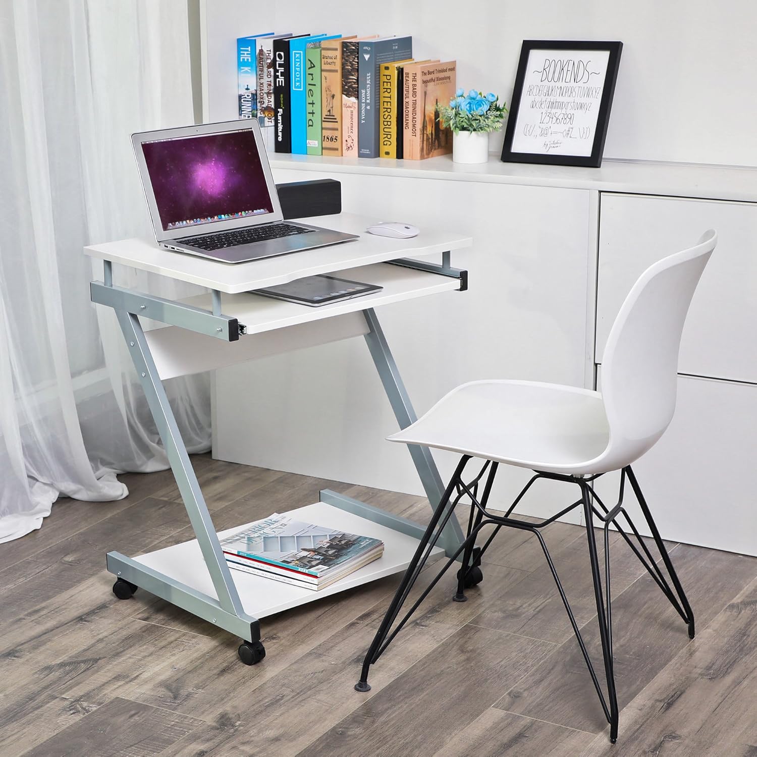 VASAGLE Schreibtisch, Computertisch mit 4 Rollen, 2 davon mit Bremsen, PC-Tisch sanfte Tastaturverlängerung, einfachere Installation, platzsparender PC-Tisch in Z-Form Weiß LCD811W – Bild 2