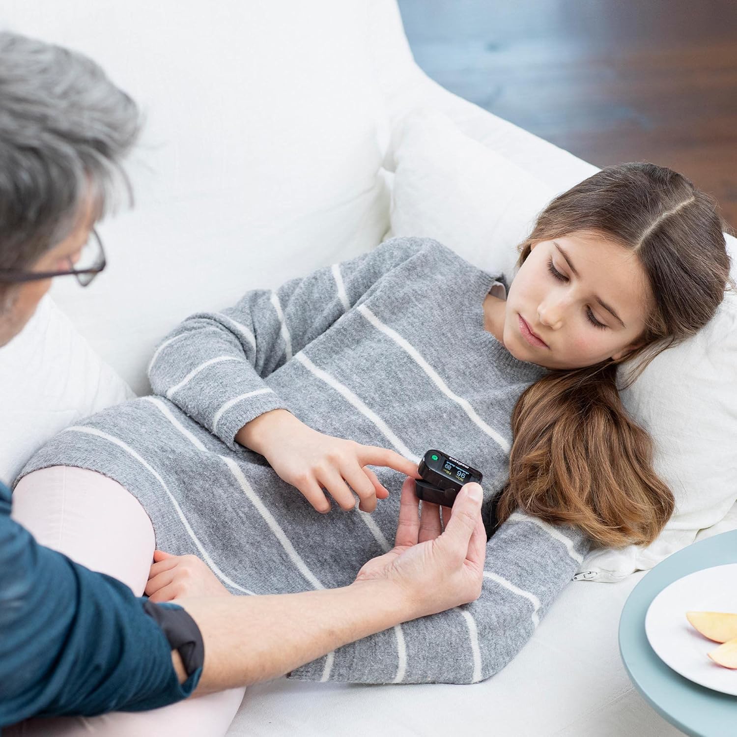 Medisana PM 100 Pulsoximeter, Messung der Sauerstoffsättigung im Blut, Fingerpulsoximeter mit OLED-Display und One-Touch-Bedienung in Schwarz – Bild 3