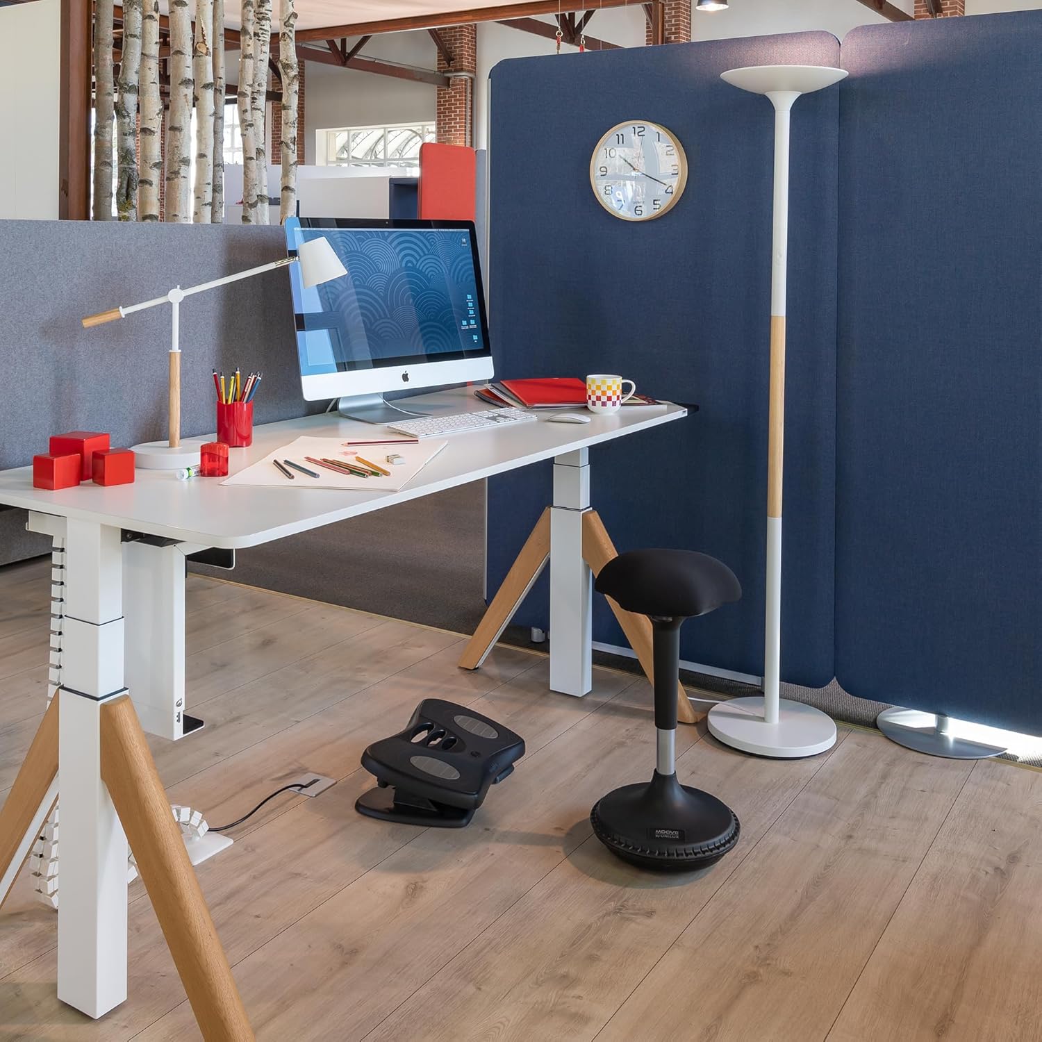 Unilux Nymphea Ergonomische Fußstütze für Büro, höhenverstellbar, rutschfest, Grau – Bild 7