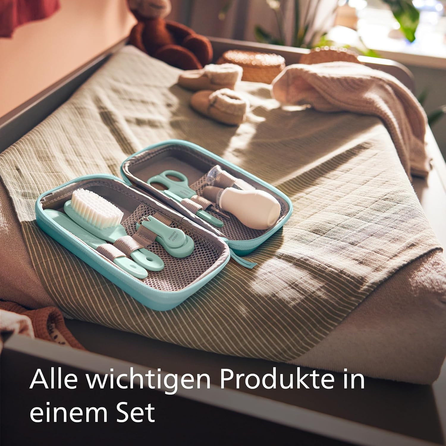 Philips AVENT Baby Care Kit – Starter-Set mit 9 Zubehörteilen: Nagelknipser, Schere, 3 Nagelfeilen, Kamm, Haarbürste, Nasensauger und Fingerzahnbürste (Modell SCH401/00) – Bild 4