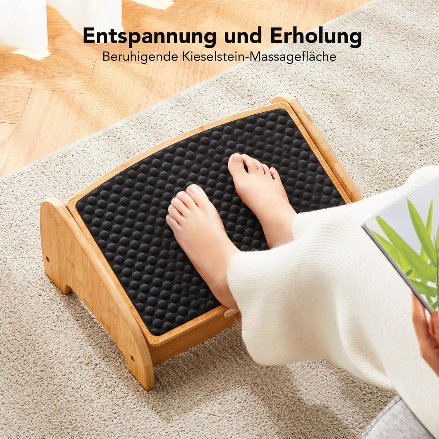 HUANUO Schreibtisch mit Fußstütze aus Bambus, ergonomisch mit 4 Höhen und verstellbaren Winkeln, Kieselstein-Massageoberfläche, rutschfeste Fußstütze unter dem Schreibtisch, verbessert die Arbeitshaltung, Zuhause und Büro – Bild 5