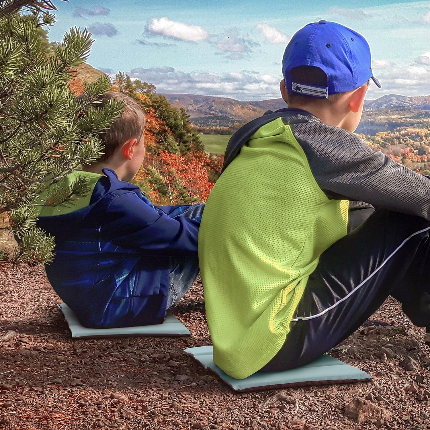 BJORKI® Kinder-Sitzkissen, faltbares Outdoor-Sitzkissen mit optimalem Kälte- und Nässeschutz, robuste Outdoor-Sitzauflage, das Thermo-Sitzkissen für Wandern, Stadion und unterwegs – Bild 6