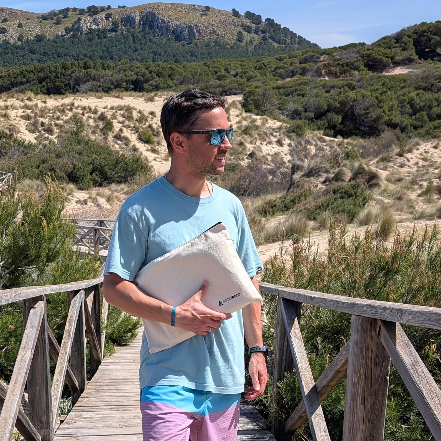 Reise-Yogamatte „Korallenrot“ aus Naturkautschuk – vegan & rutschfest – ökologische & nachhaltige Reisematte – Mattenstärke 1 mm – leicht faltbar, ideal für unterwegs – inklusive Tragetasche – Bild 5