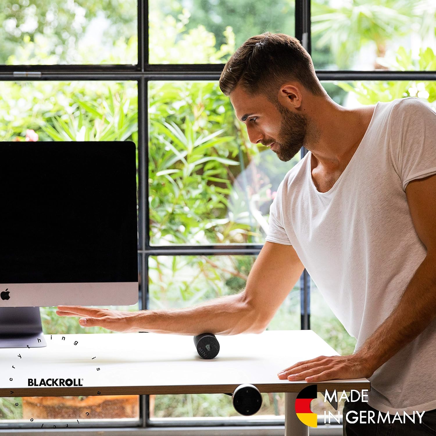 Blackroll Mini Foam Roller – der Klassiker. Der kleine Selbstmassageroller für Ihre Muskeln in verschiedenen Farben., schwarz – Bild 3