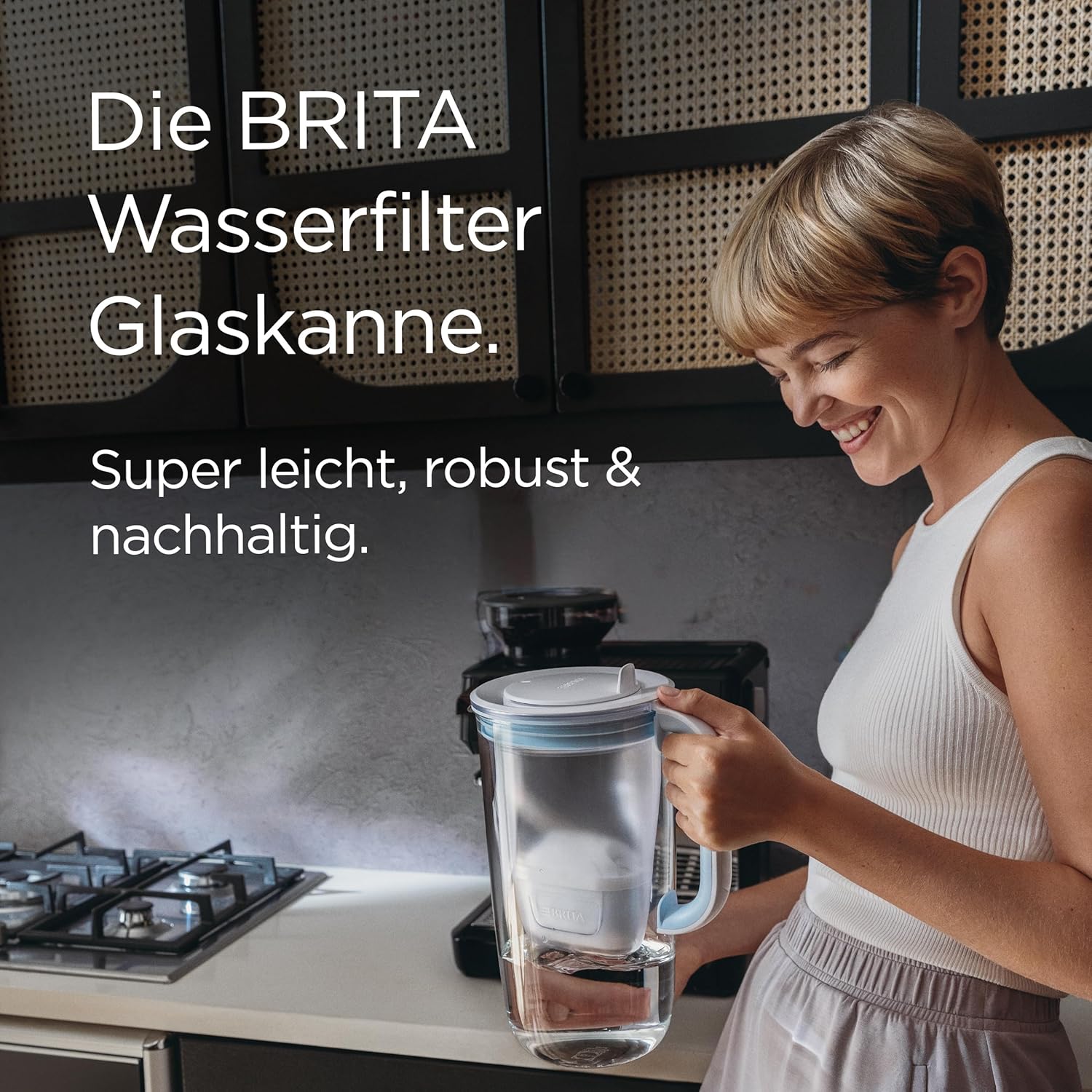 BRITA Wasserfilterkanne Glas Hellblau (2,5 L) inkl. 1 Maxtra Pro Pure Performance Kartusche – Premium Glaskanne mit Smart Light LED & Klappdeckel – Filtert Verunreinigungen, Kalk, Metalle etc. – Bild 2