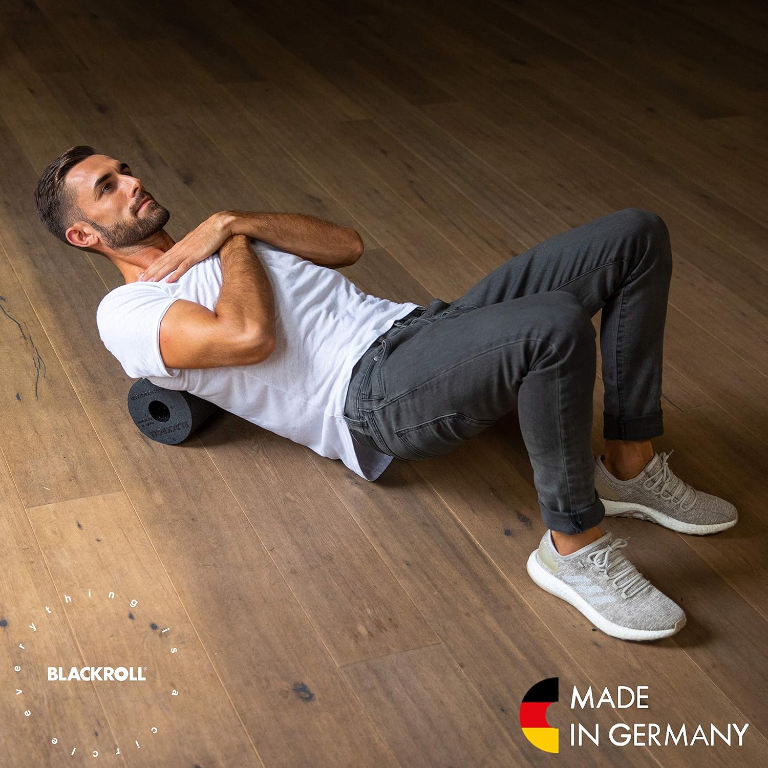 BLACKROLL® Standard Original Faszienrolle (30 x 15 cm), Fitnessrolle zur Selbstmassage von Rücken und Beinen, effektive Massagerolle für funktionelles Training, mittlerer Härtegrad, hergestellt in Deutschland – Bild 2