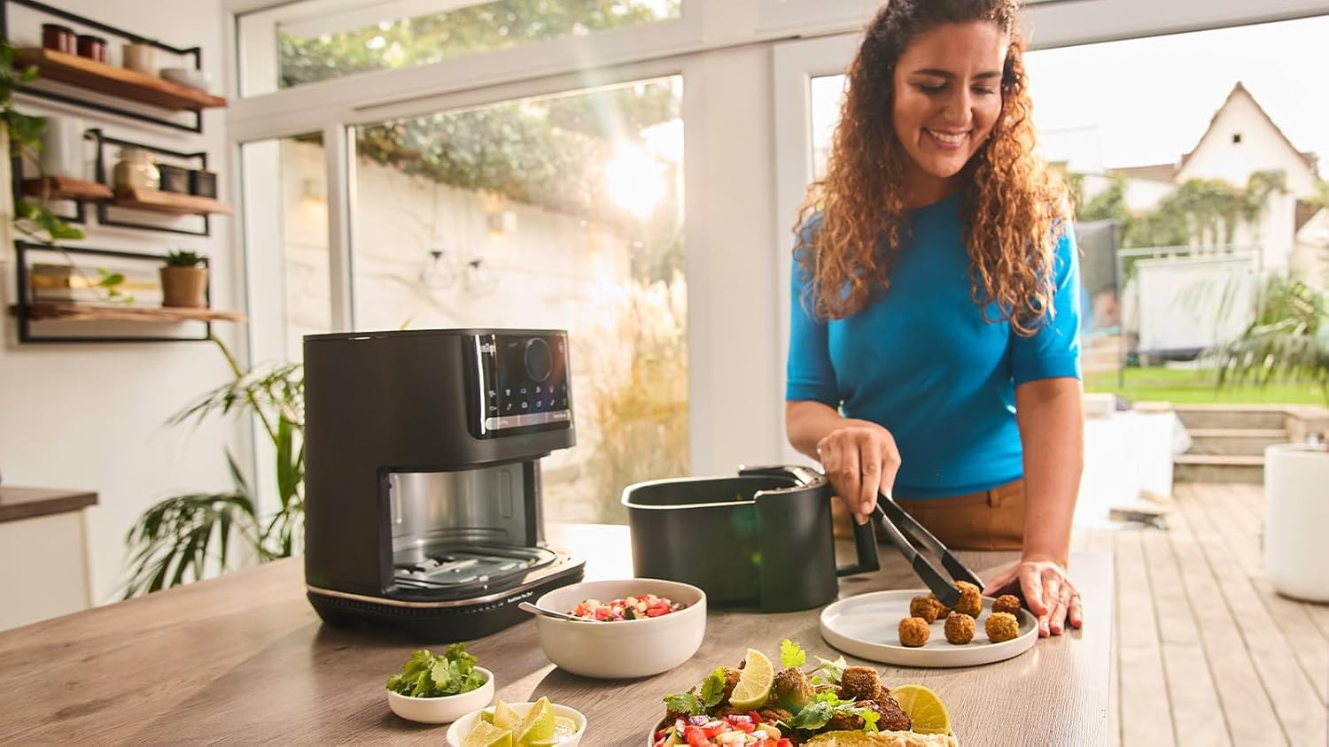 Braun MultiFry 5 – 2-in-1-Heißluftfritteuse mit Backfunktion, PFAS-freie Keramikbeschichtung im Garkorb, 15 Garprogramme, 6 L Fassungsvermögen, Ober-/Unterhitze, kein Vorheizen, Schwarz (HF5054IBK) – Bild 4
