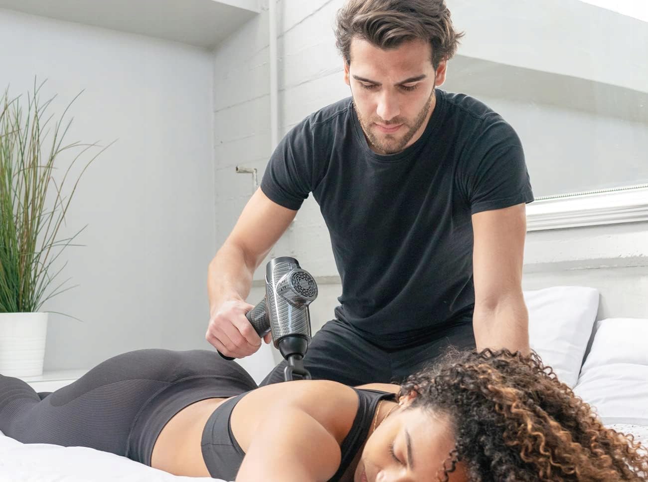 LTC Profi-Massagepistole mit 10 Aufsätzen – 30 Geschwindigkeitsstufen – Massagegerät für Nacken, Rücken, Schultern & Muskeln – LCD-Display – Kabellos & leise – Massagepistole – Koffer – Schwarz – Bild 5