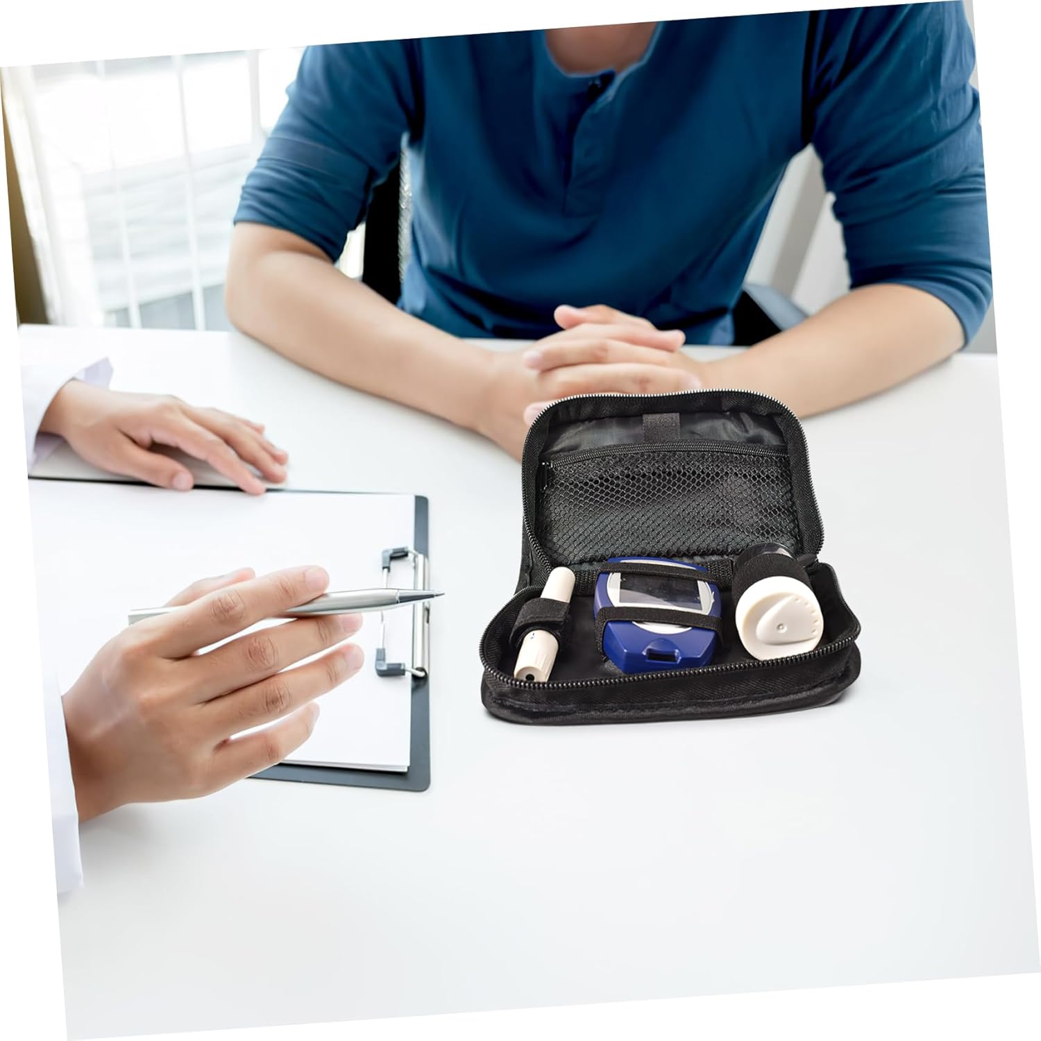 FRCOLOR Tragbare Blutzuckermessgerät-Tasche für Diabetikerbedarf mit stoßfestem Polyester-Organizer, kompakte Diabetes-Reisetasche 6,1 x 4,5 x 1,4 Zoll für die medizinische Versorgung unterwegs – Bild 5