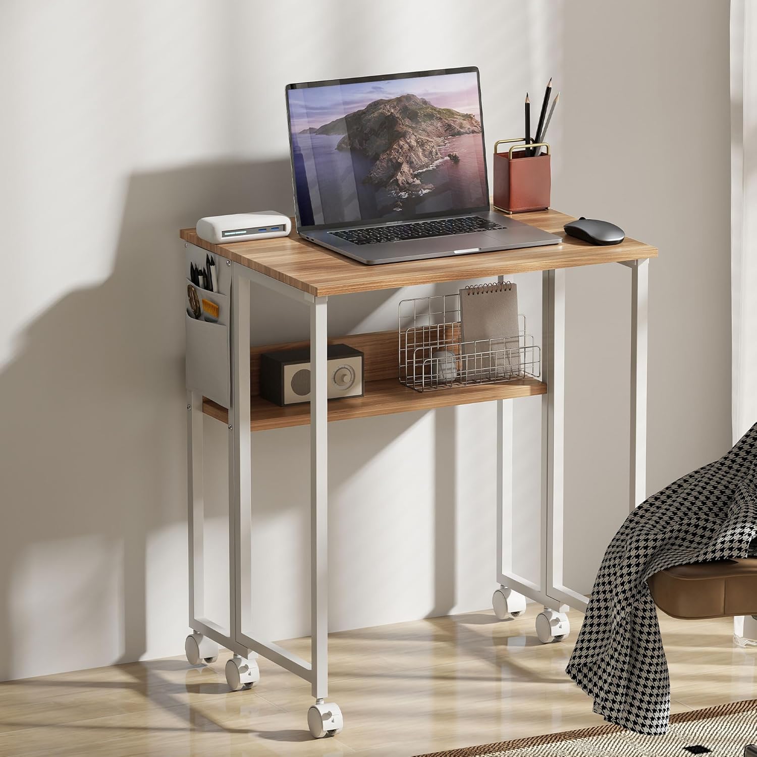 HOMCOM Klappschreibtisch, kleiner 63 cm Klappschreibtisch mit Rollen, platzsparend, Computertisch mit Ablage, Aufbewahrungstasche, für Home Office, Natur – Bild 7