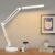 SKYLEO Schreibtischlampe dimmbar – Tischlampe mit Clip und Sockel – Augenschutz-LED-Schreibtischlampe – 3 Lichtmodi x 10 Helligkeitsstufen – Weiß